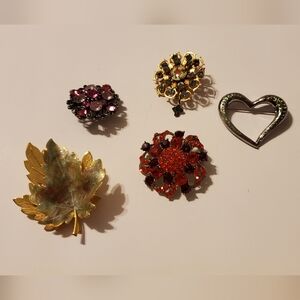 Lot Of Vintage Brooches